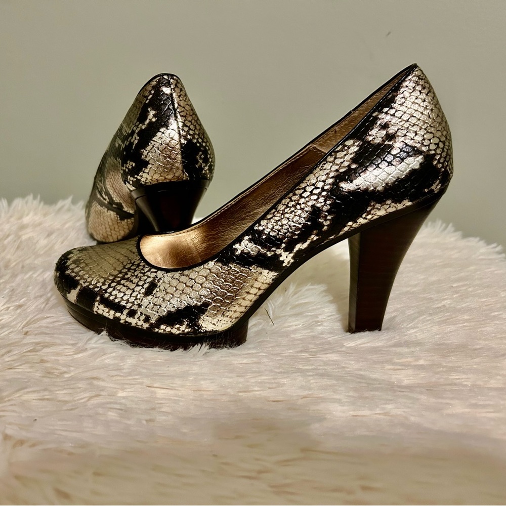 Sofft Women’s Heels Snake Print size 6.5
